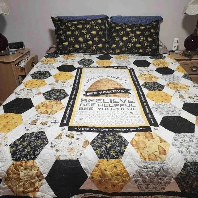 Shelbys Bee Quilt