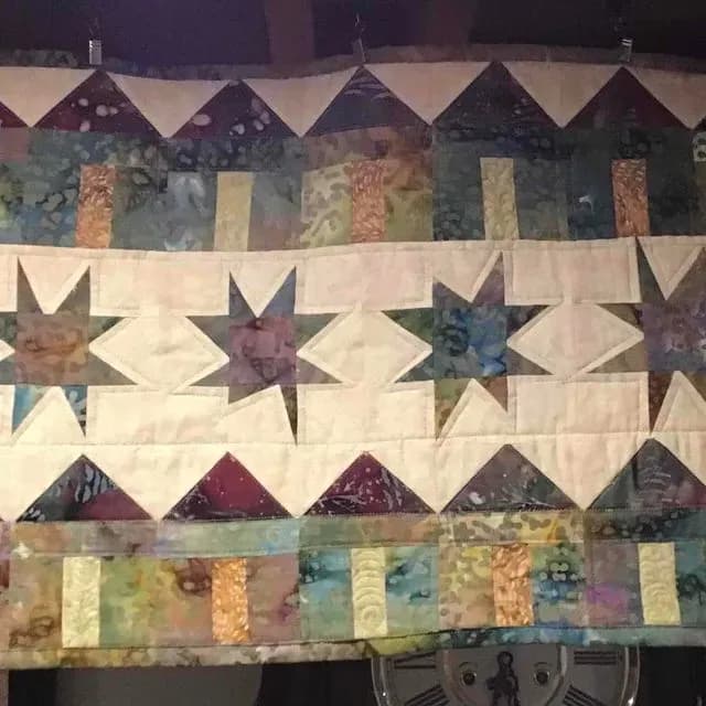 Cottage Stars Table Runner