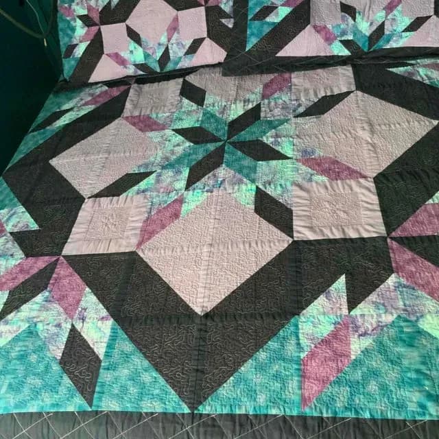 Evening Star Quilt And Shams