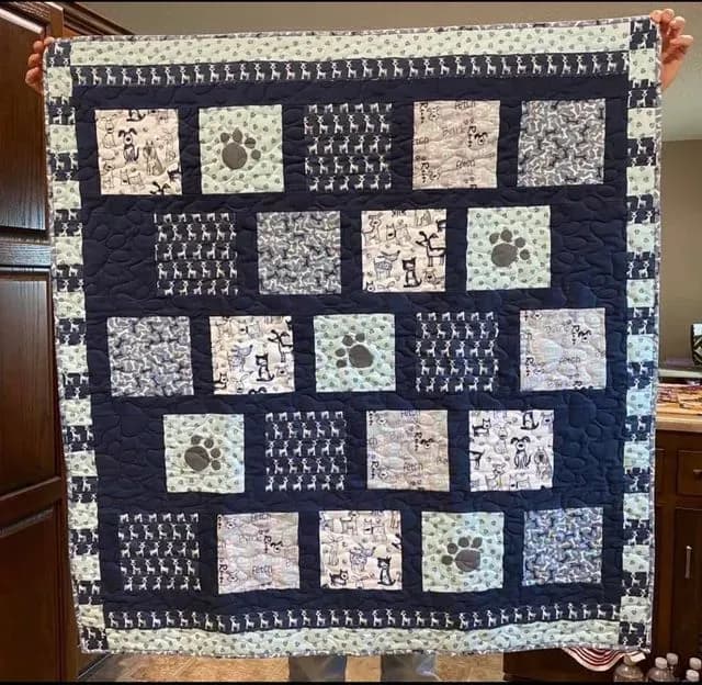 Pawprints flannel Quilt