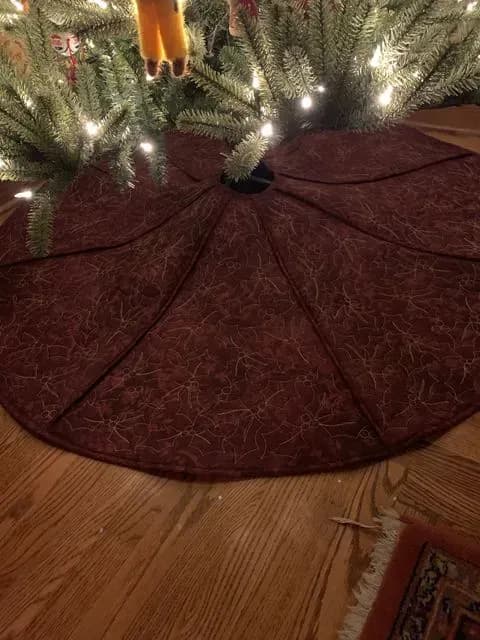Holly Tree Skirt