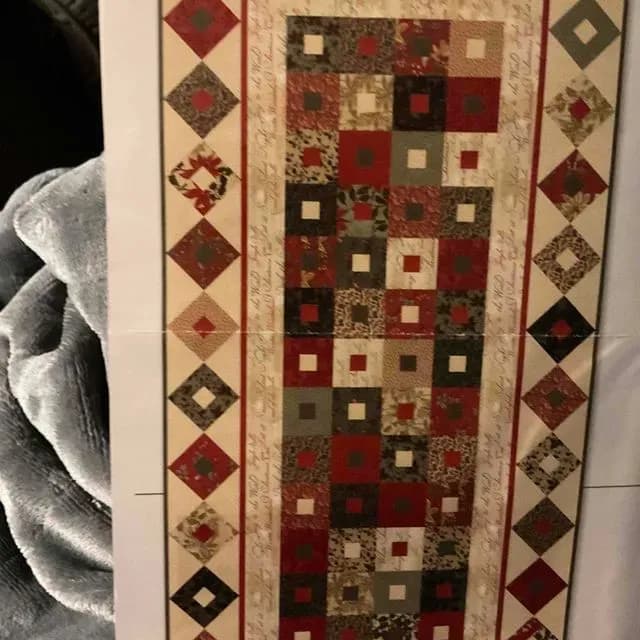 3 Sisters Winterlude Table Runner