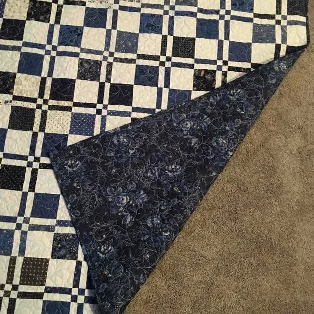 Disappearing 4 Patch Quilt