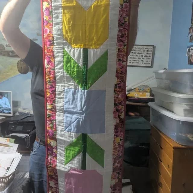 Tulip Table Runner