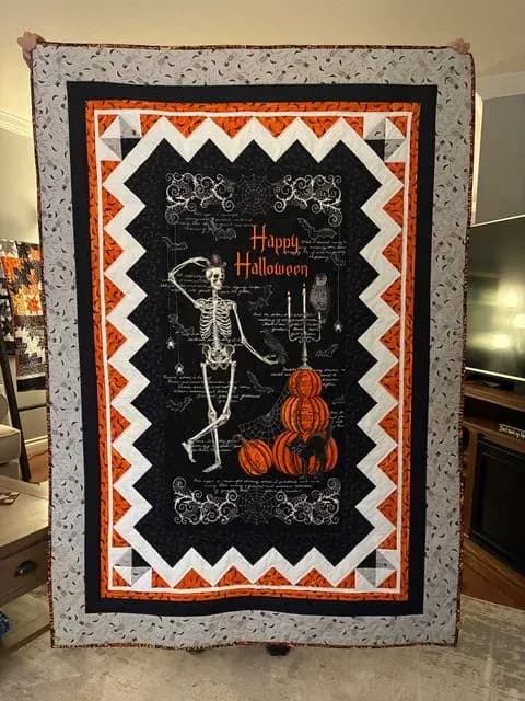 Mr. Bones Halloween quilt
