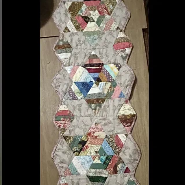 Tumbling Block Table Runner
