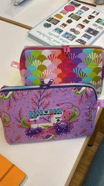 Connemara Pouch (Size M)