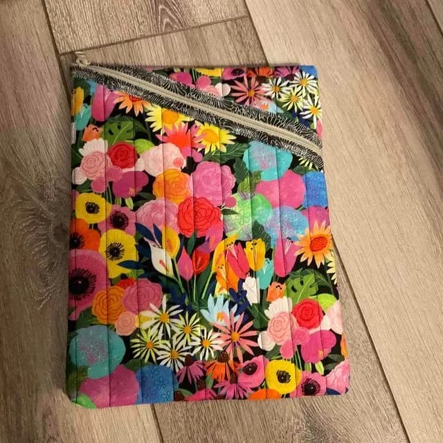 Hemingway Pouch