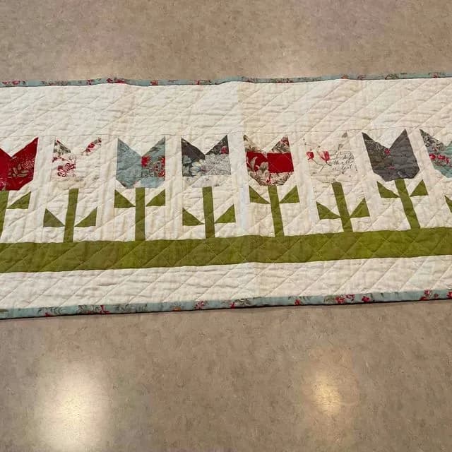 Tulip Table Runner