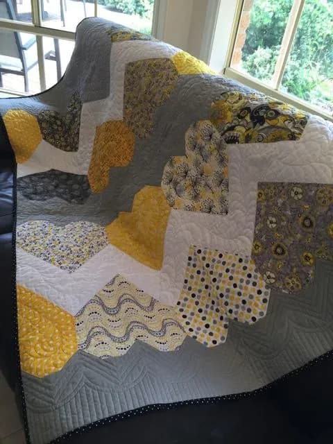 Lynn’s Paper Hearts Quilt