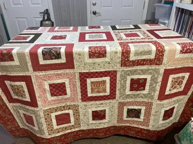 Red & Cream French General Quilt