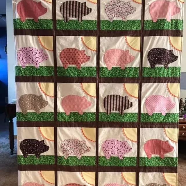 Piggy Parade Quilt