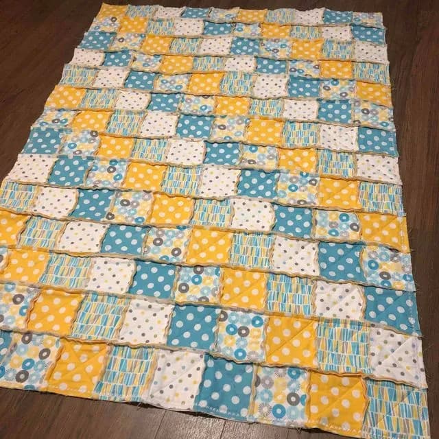 Rag Quilt - Avery
