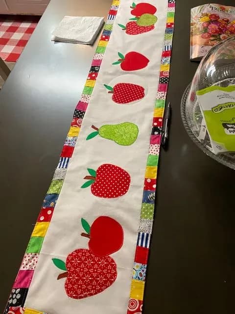 Apple Table Runner