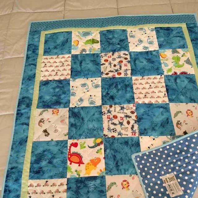 Dinos - First Q4K Quilt