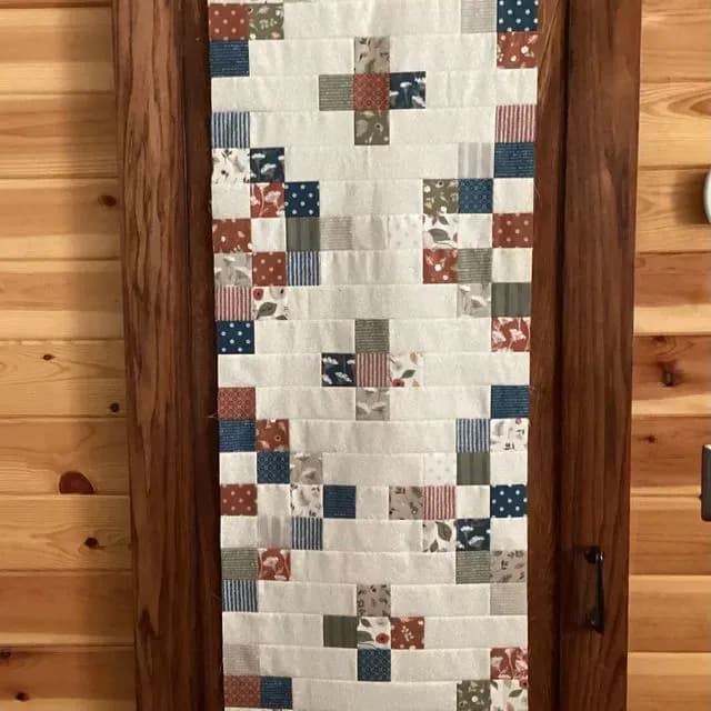 Magnolia Table Runner