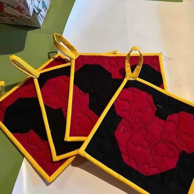 Mickey Hotpads