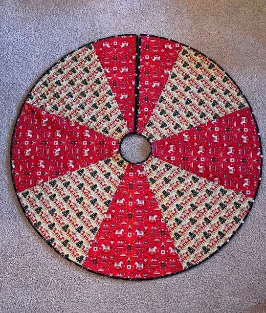 Dala Horse Christmas Tree Skirt