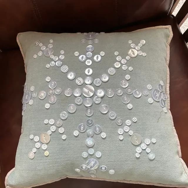 Snowflake pillow