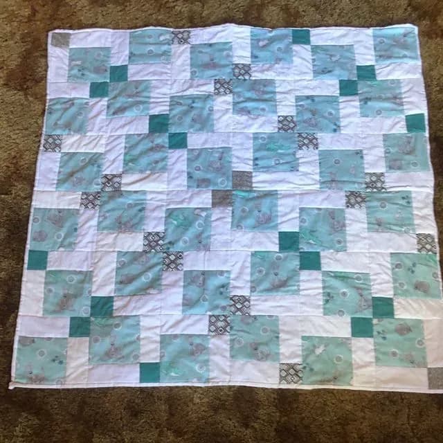 Disappearing 9-patch Baby Quilt