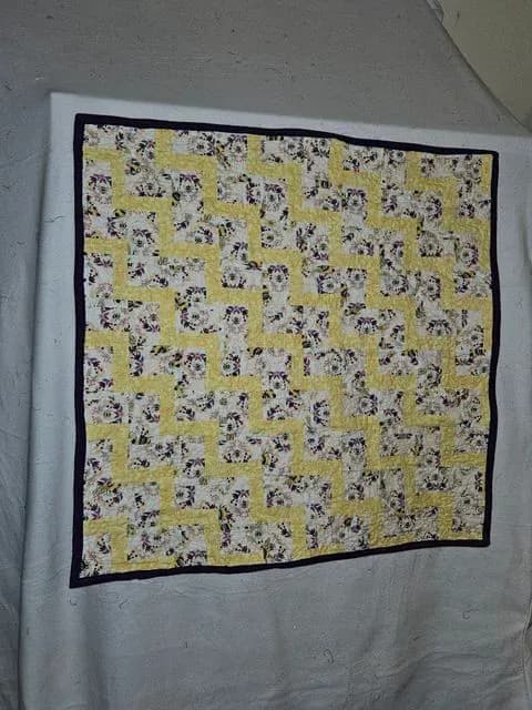 Bee Baby Quilt