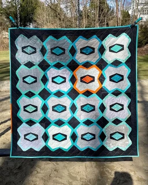 Infinity Quilt (Bee Quilt)