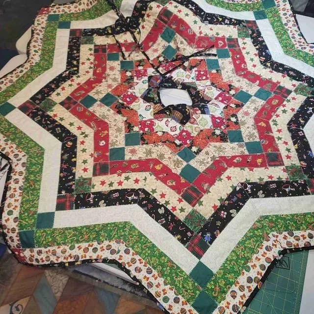 MIL Xmas Tree Skirt