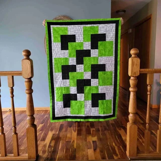 Green/black 3 yard Quilt