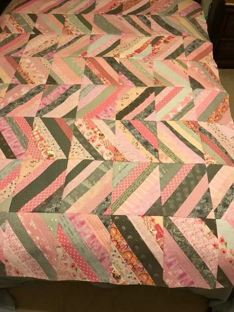 Lillian’s Pink & Gray String Quilt